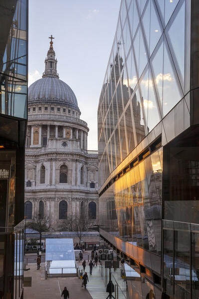 St. Paul’s Cathedral from the gallery of One New Change center, London, Great Britain, UK
