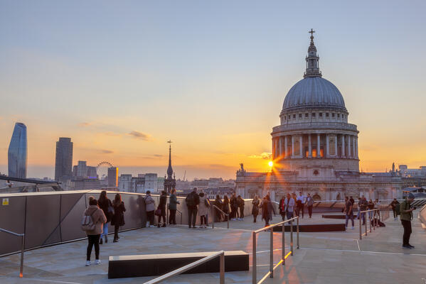 St. Paul’s Cathedral from the terrace of One New Change center, London, Great Britain, UK
