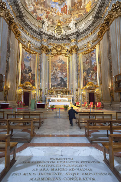 The atlar of the Church of the Gesù (Chiesa del Gesù), Rome, Lazio, Italy.
