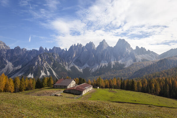 Casera Vedorcia and Spalti di Toro group in autumn, Dolomites, Pieve di Cadore, Belluno province, Veneto, Italy.