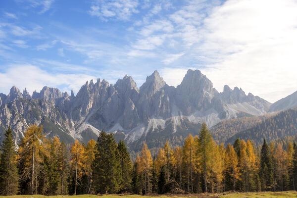 Spalti di Toro group from Casera Vedorcia in autumn, Dolomites, Pieve di Cadore, Belluno province, Veneto, Italy.