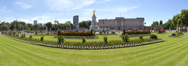 Victoria Memorial and Buckingham Palace, London, Great Britain, UK