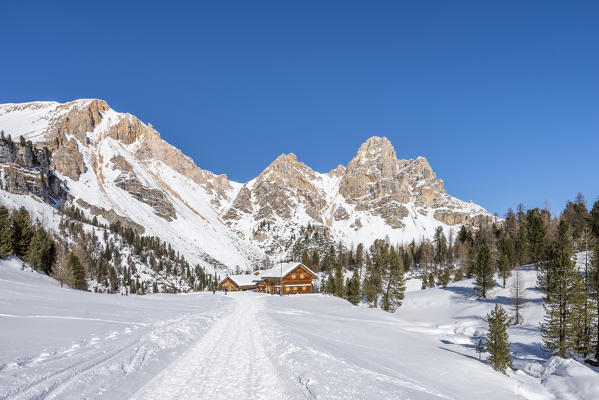 San Vigilio di Marebbe, Fanes, Dolomites, South Tyrol, Italy, Europe. Alpine hut on Fanes with the peak of Furcia dai Fers
