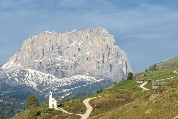 Gardena Pass, Dolomites, Bolzano district, South Tyrol, Italy, Europe. Chapel on the Gardena pass