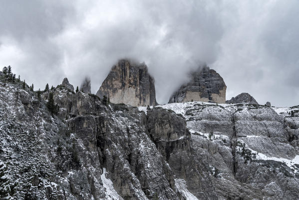 Sesto / Sexten, province of Bolzano, South Tyrol, Italy. The Tre Cime di Lavaredo seen from the Rienz valley