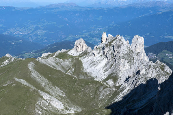 Odle di Eores, Dolomites, South Tyrol, Italy. The peaks of Weisslahn