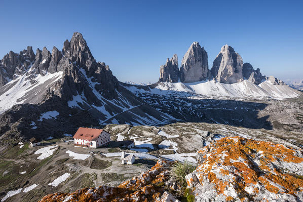 Sesto/Sexten, Dolomites, South Tyrol, Italy. View of the Tre Cime di Lavaredo/Drei Zinnen, Monte Paterno and Refuge Locatelli