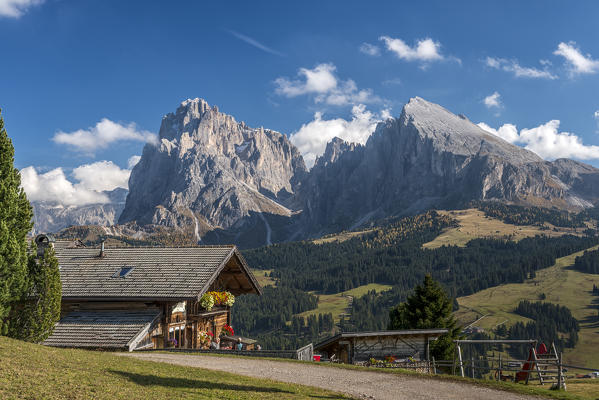 Alpe di Siusi/Seiser Alm, Dolomites, South Tyrol, Italy. The Rauch mountain hut