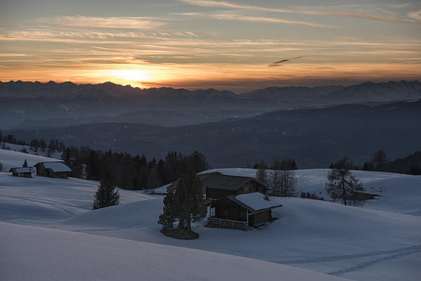 Alpe di Siusi/Seiser Alm, Dolomites, South Tyrol, Italy. Winter landscape on the Alpe di Siusi/Seiser Alm