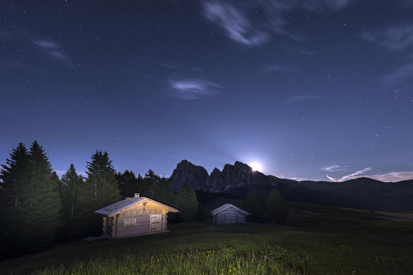 Alpe di Siusi/Seiser Alm, Dolomites, South Tyrol, Italy. Moonrise on the Alpe di Siusi