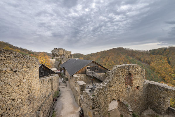 Schoenbühel-Aggsbach, Wachau, district of Melk, Lower Austria, Austria, Europe. The castle ruins of Aggstein