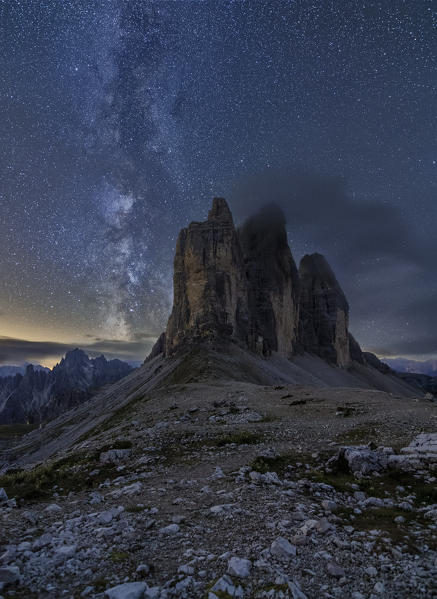 Tre Cime di Lavaredo, Three peaks of lavaredo, Drei Zinnen, Dolomites, Veneto, South Tyrol, Italy. Forcella Lavaredo e Tre Cime di Lavaredo