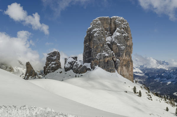 Cinque Torri, Falzarego Pass, Cortina d'Ampezzo, Dolomiti, Dolomites, Veneto, Italy. Cinque Torri