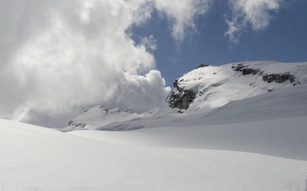 Nuvolau mount, Cortina d'Ampezzo, Dolomiti, Dolomites, Veneto, Italy. Nuvolau refuge