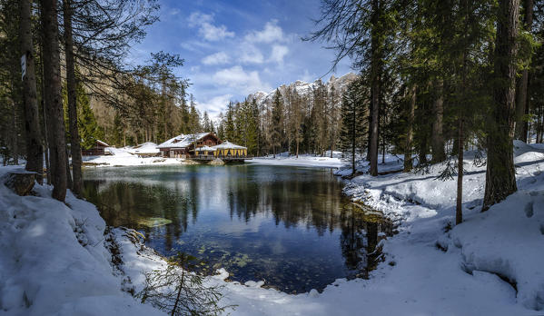 Ghedina lake, Cortina d'Ampezzo, Dolomiti, Dolomites, Veneto, Italy. Refuge at Ghedina lake