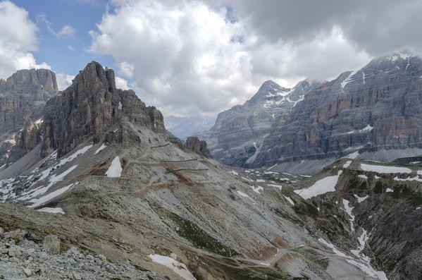 Lagazuoi, Tofana, Cortina d'Ampezzo, Dolomiti, Dolomites, Veneto, Italy. Path to Tofana