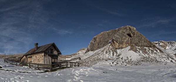 Fosses lake, Dolomiti d'Ampezzo Natural Park, Cortina d'Ampezzo, Belluno, Veneto, Italy. Fosses lake