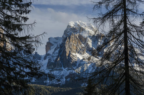 Tofana di Mezzo, Falzarego Pass, Cortina d'Ampezzo, Dolomiti, Dolomites, Veneto, Italy. Tofana di Mezzo