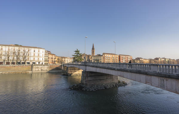 Verona, Veneto, Italy. Ponte Nuovo