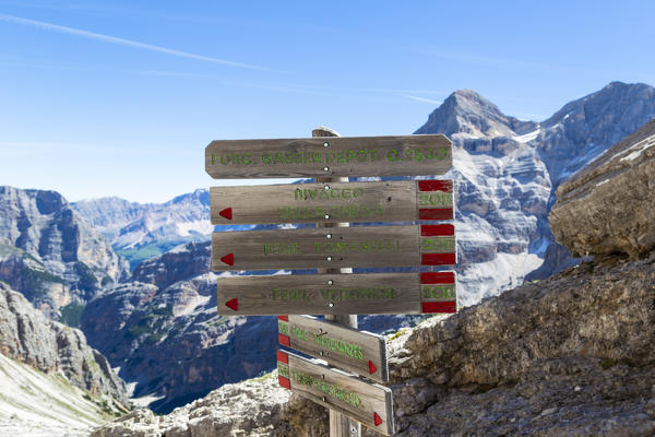 Italy, Veneto, Belluno district, Fanis group, trail sign at Forcella Gasser Depot