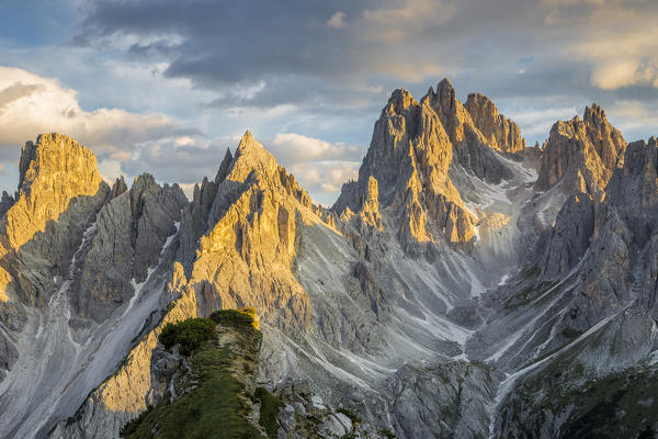 Italy,Veneto,Belluno district,Auronzo di Cadore,sunset over the many spiers that shape the Cadini di Misurina group