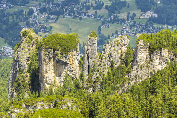 Italy,Veneto,Belluno district,Cortina d'Ampezzo,view of the cliff climbing spiers of Becco d'Ajal