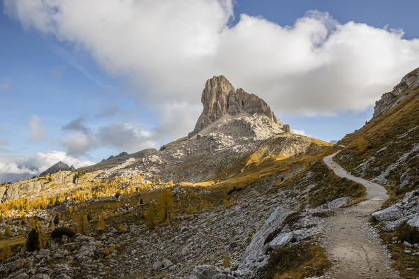 Italy,Veneto,Belluno district,Cortina d'Ampezzo,the path that leads to Forcella Ambrizzola with the Becco di Mezzodì in the background
