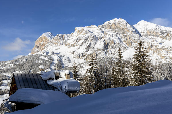 Italy, Veneto, province of Belluno,Boite Valley,view of Tofane group and Cortina d'Ampezzo after snowfall