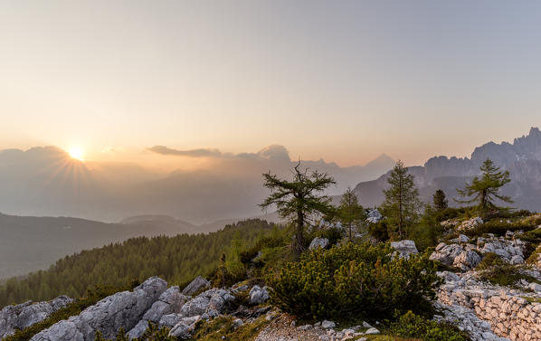 Sunrise over the Dolomites, Cortina d'Ampezzo, Belluno district, Veneto, Italy, Europe