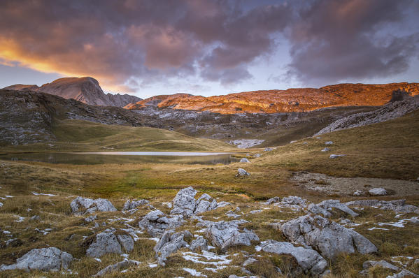 Fosses Lake with mount Croda del Beco,Cortina d'Ampezzo,Belluno district,Veneto,Italy,Europe