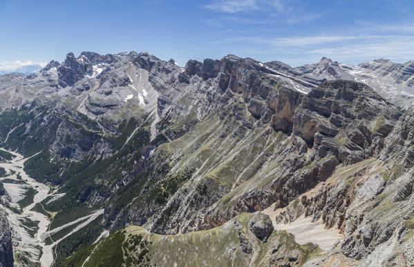Italy,Veneto,Belluno district,Cortina d'Ampezzo,View of Furcia Rossa Group,Fanis Group and Travenanzes Valley  from the top of Croda del Vallon Bianco