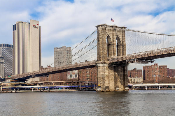 USA, New York City, Lower Manhattan & Brooklyn Bridge