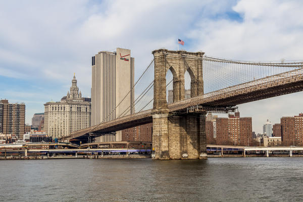 USA, New York City, Lower Manhattan & Brooklyn Bridge
