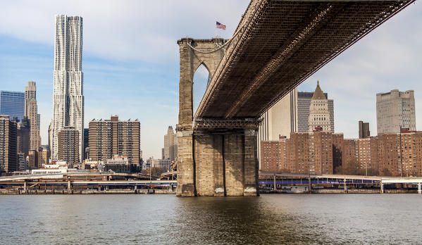 USA, New York City, Lower Manhattan & Brooklyn Bridge