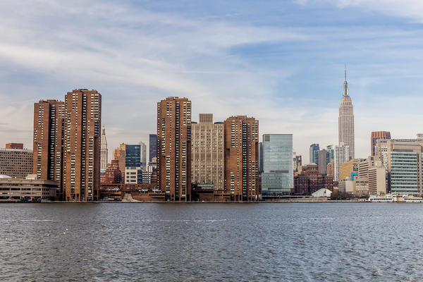 Manhattan, view of the Empire State Building and Midtown Manhattan across the Hudson River, New York, United States of America