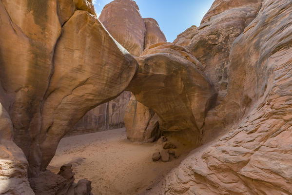 Sand Dune Arch, Arches National Park, Moab, Grand County, Utah, USA.