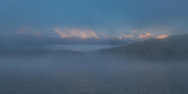 Pyramid Lake at sunrise, Jasper National Park, Alberta, Canada
