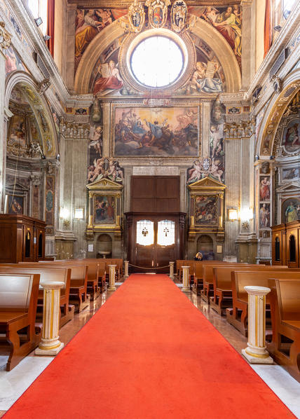 Backview of the central nave of the Church of the Holy Spirit in the Saxon District
Europe, Italy, Lazio, Province of Rome, Rome