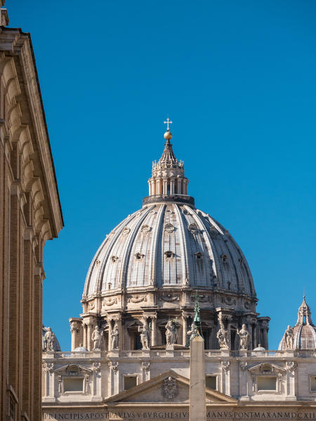 Europe, Italy, Lazio, Rome. Dome of St. Peter's basilica
