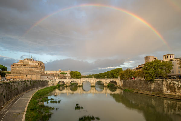 Italy, Lazio, Rome. Rainbow over Castel Sant'Angelo