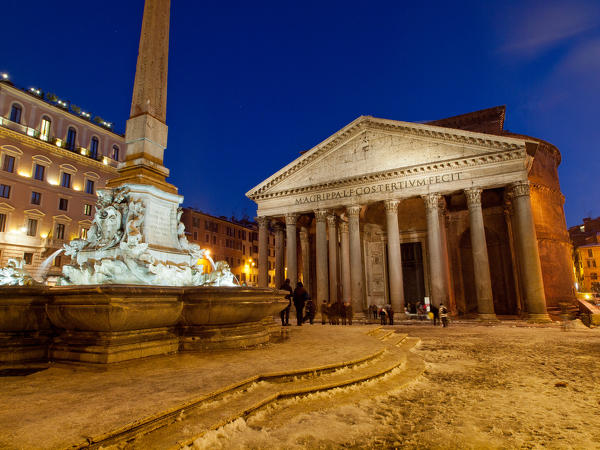 Pantheon and fountain of Piazza della Rotonda after a snowfall
Europe, Italy, Lazio, Province of Rome, Rome