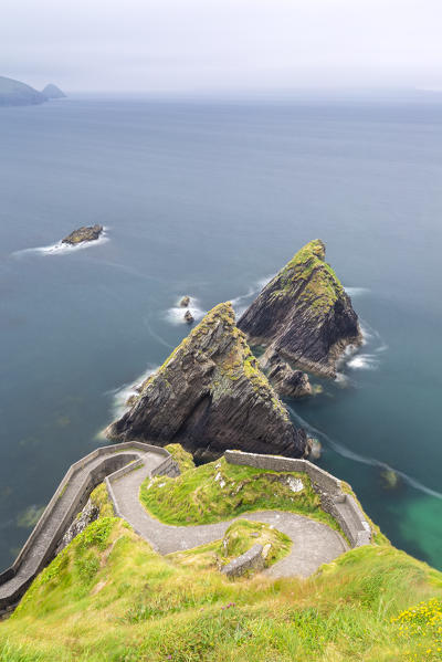The stunning view of the Blasket islands from the Dunquin pier (Dún Chaoin). Dingle peninsula, County Kerry, Munster province, Ireland, Europe.