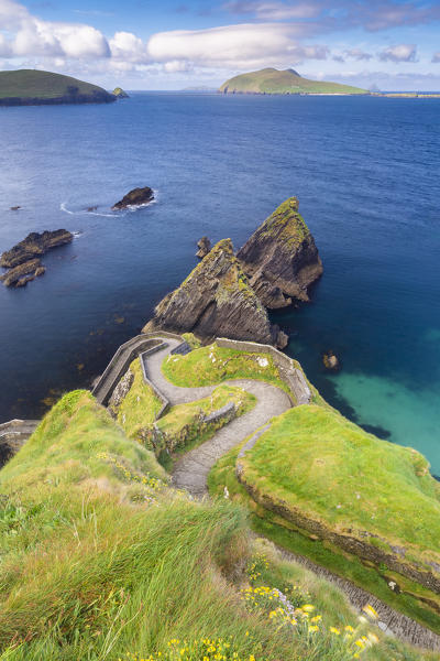 The stunning view of the Blasket islands from the Dunquin pier (Dún Chaoin). Dingle peninsula, County Kerry, Munster province, Ireland, Europe.