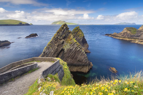 The stunning view of the Blasket islands from the Dunquin pier (Dún Chaoin). Dingle peninsula, County Kerry, Munster province, Ireland, Europe.