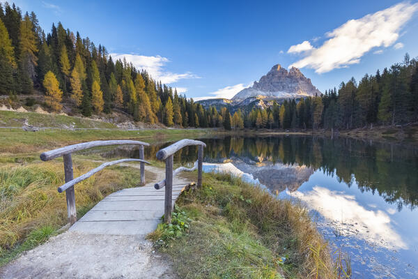 View of lake Antorno with Tre Cime di Lavaredo in the background. Misurina, Dolomites, province of Belluno, Veneto, Italy. 