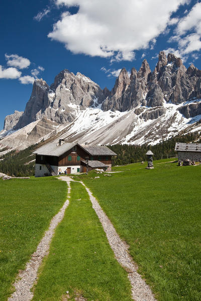 Brogles refuge in Val di Funes and the Odle. Puez National Park. Dolomites, Trentino Alto Adige. Italy Europe