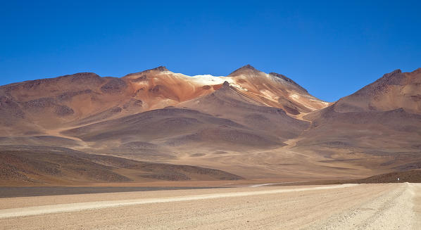 Cerro Amarillo is next to Jara Pampa and is located in Potosì­, Bolivia in the Desierto Salvador Dali South America