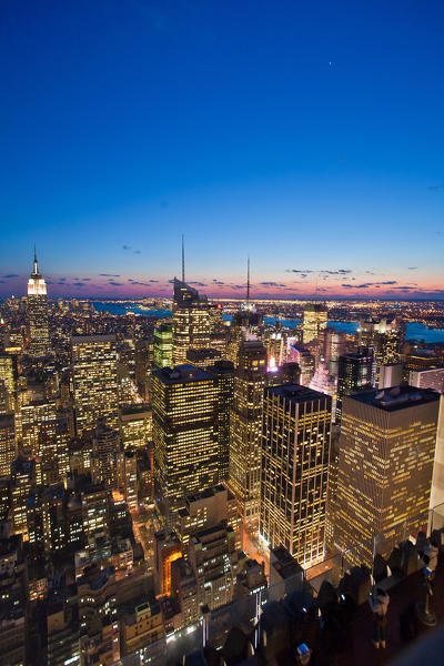 Overlooking the skyscrapers of Manhattan at sunset, New york, USA