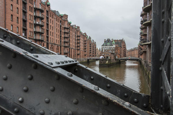 The picturesque water castle between bridges in the center of the canal Poggenmühlenbrücke Altstadt Hamburg Germany Europe