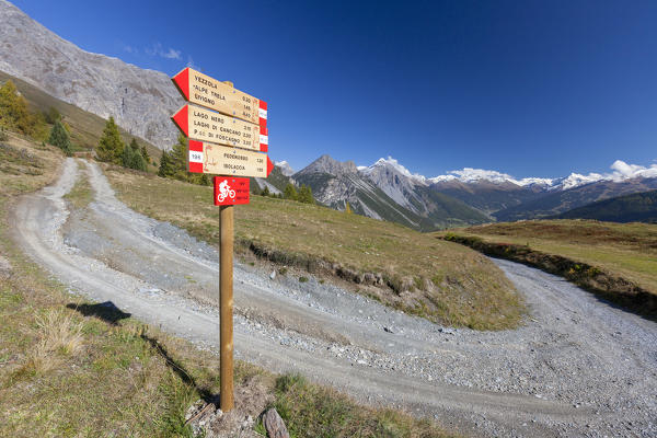 Hiking signage of Stelvio National Park, Val Vezzola, Valdidentro, Valtellina, Sondrio province, Lombardy, Italy